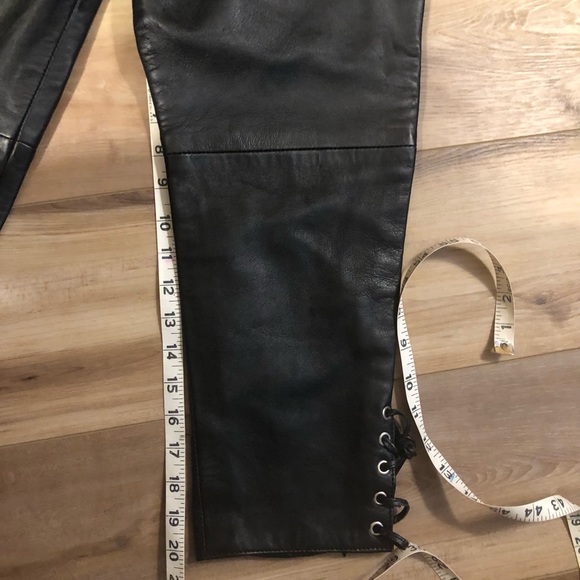 NWT SOFT SOFT BLACK LEATHER CAPRIS ZIP UP BACK WITH TIES ON LEGS SIZE S - Picture 4 of 12